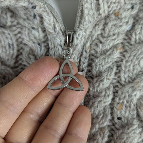 Aran Mur Irish Knit Merino Wool Zippered Cardigan. - Picture 7 of 11